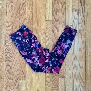 Athleta Salutation Stash Pocket II Printed Tight Size Medium Floral Like New